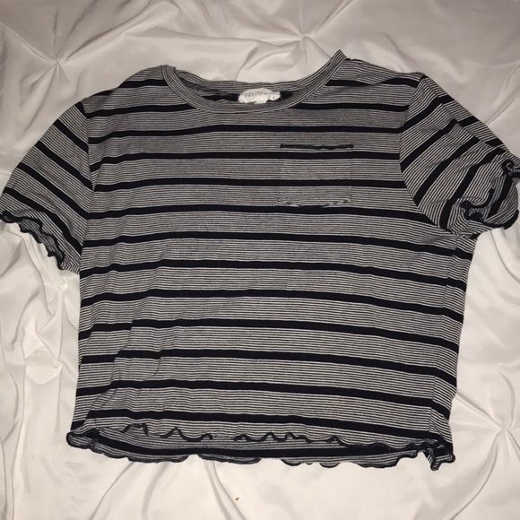 Shirts 🖤💗 - Picture 4 of 7